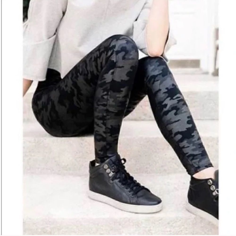 NWT SPANX Faux Leather Camo Legging Size Small